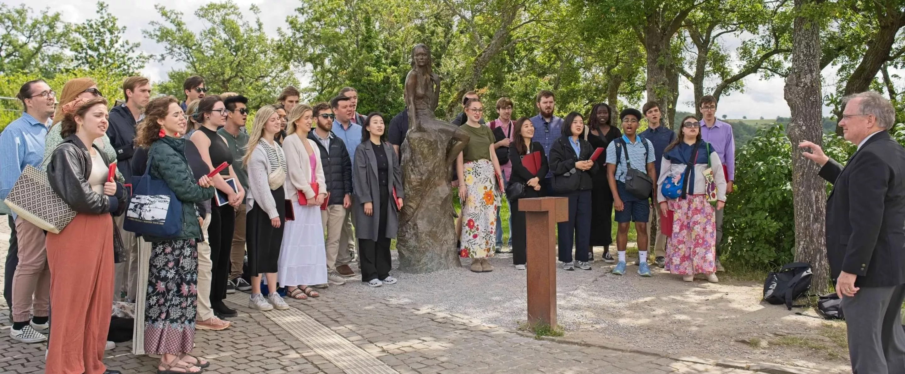 Cardinal Singers outdoor concert in Germany