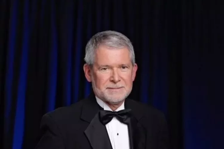 Portrait of Brad Rogers