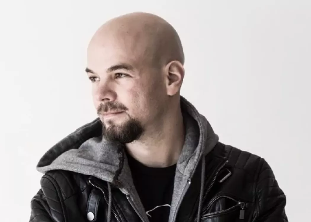 Krzysztof Wolek headshot